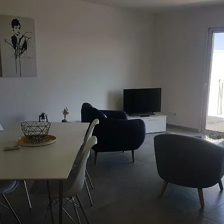 Lesia Apartment *